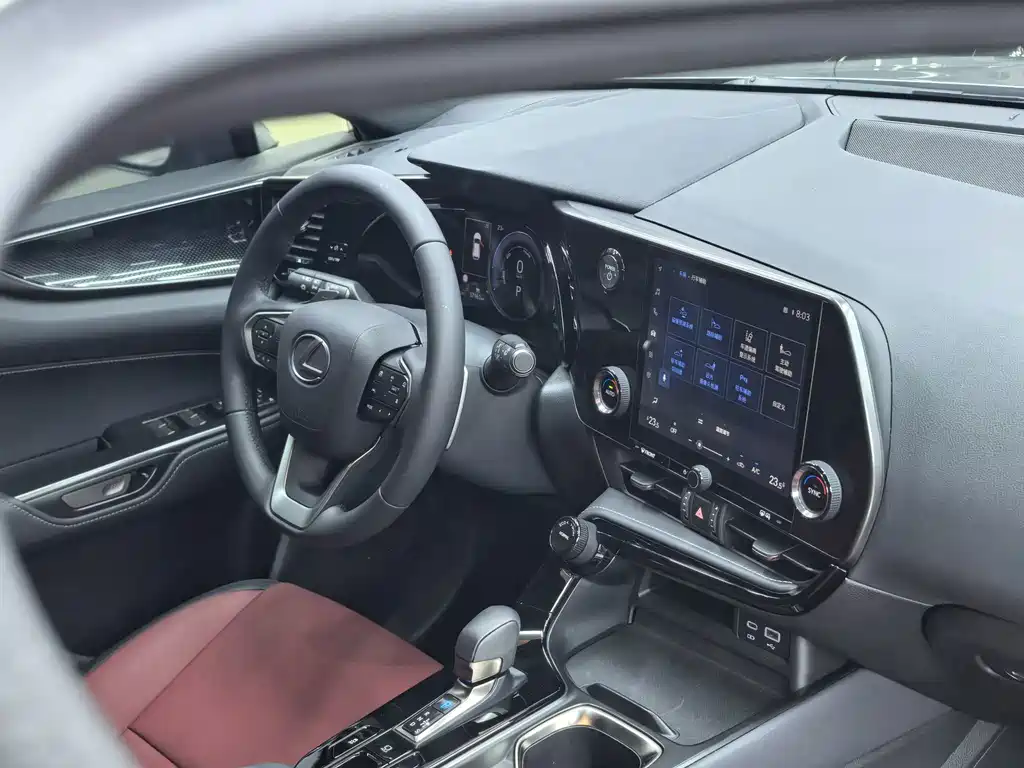 Lexus NX — миниатюра 21