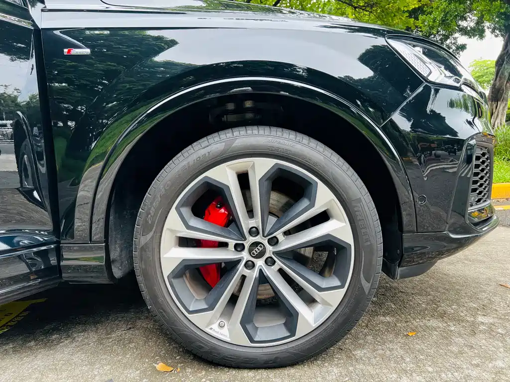 Audi Q7 — миниатюра 27