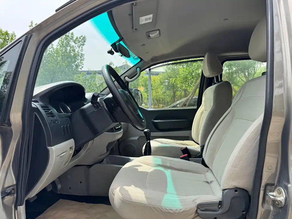 Forthing Lingzhi M3 1.5L 5 seats Basic Type, фото 4