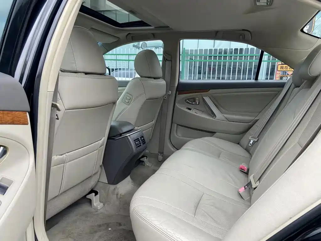 Toyota Camry — миниатюра 15