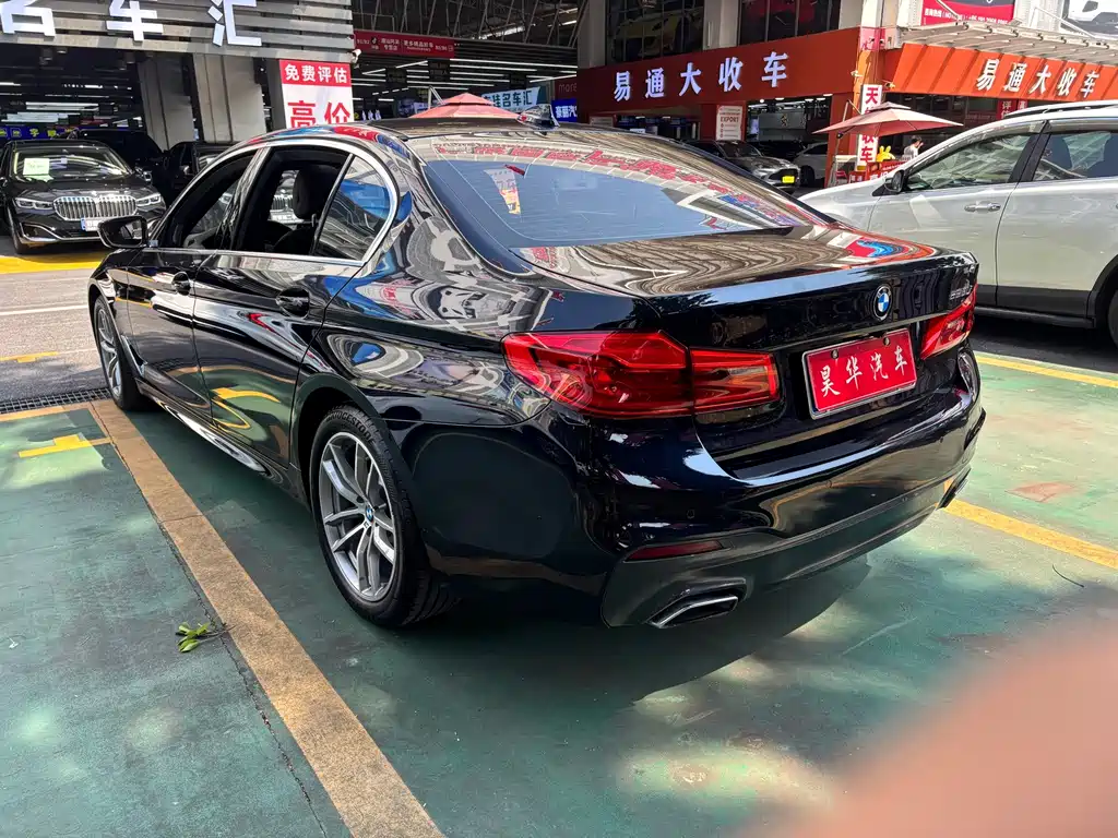 BMW 5 Series — миниатюра 4