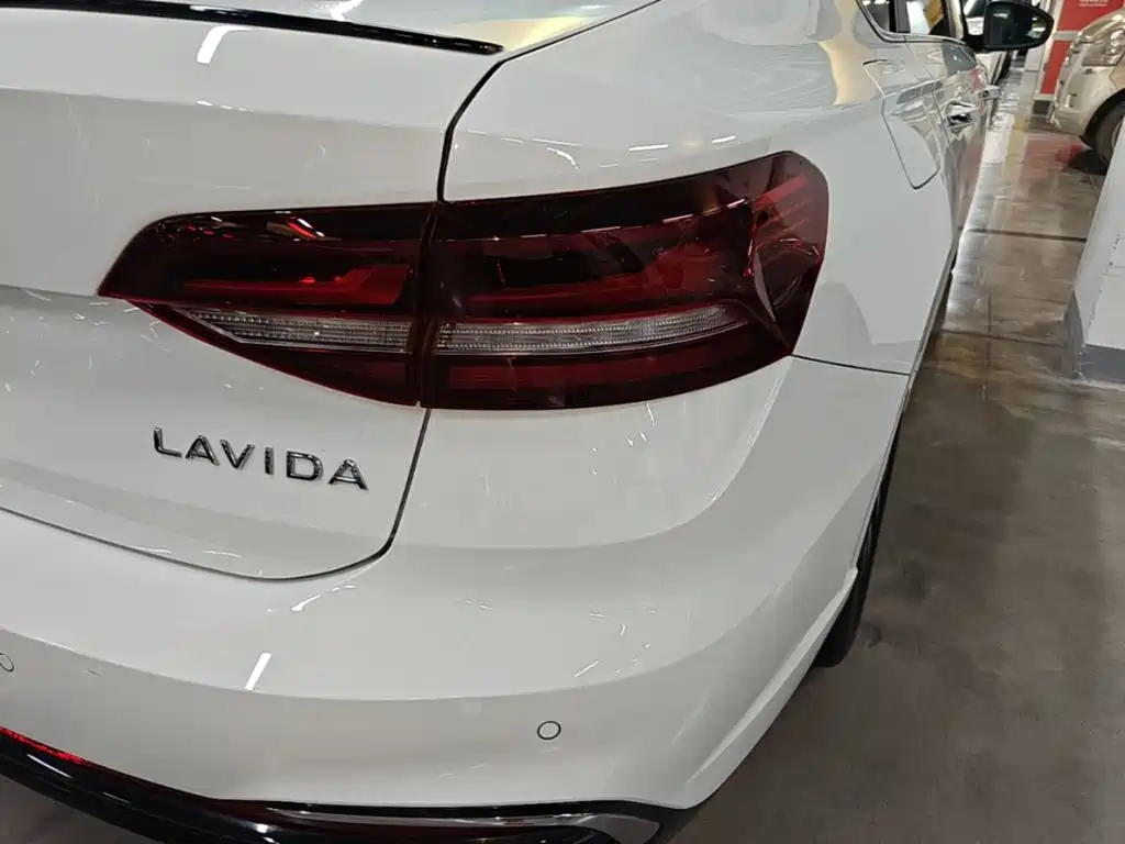 Volkswagen Lavida 2024 300TSI DSG Lead