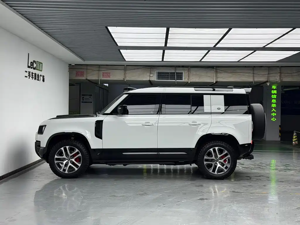 Land Rover Land Rover Defender 2025 110 3.0T P400 X-Dynamic HSE