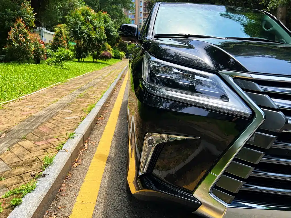 Lexus LX — миниатюра 14