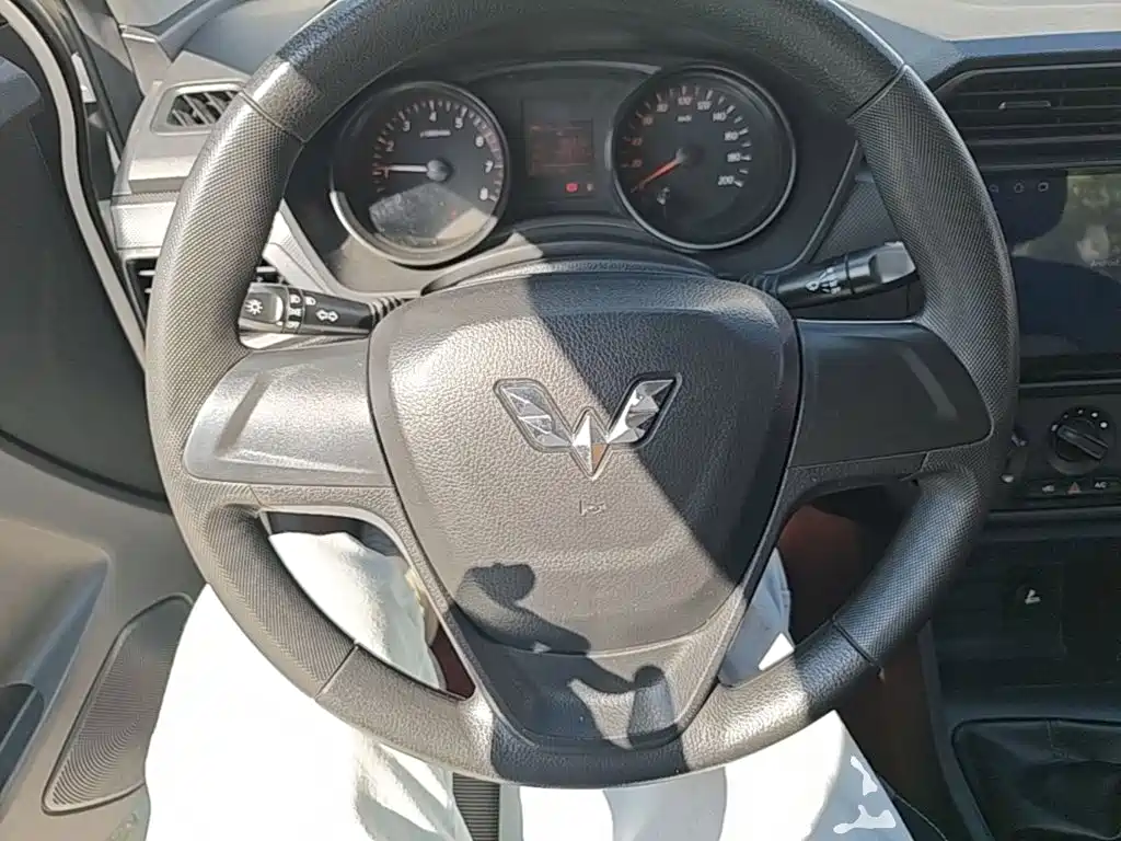 Wuling Hongguang — миниатюра 11