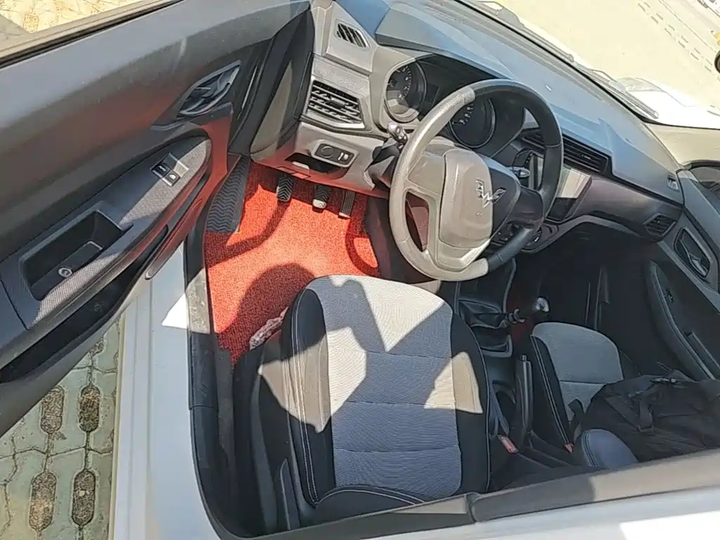 Wuling Hongguang — миниатюра 16