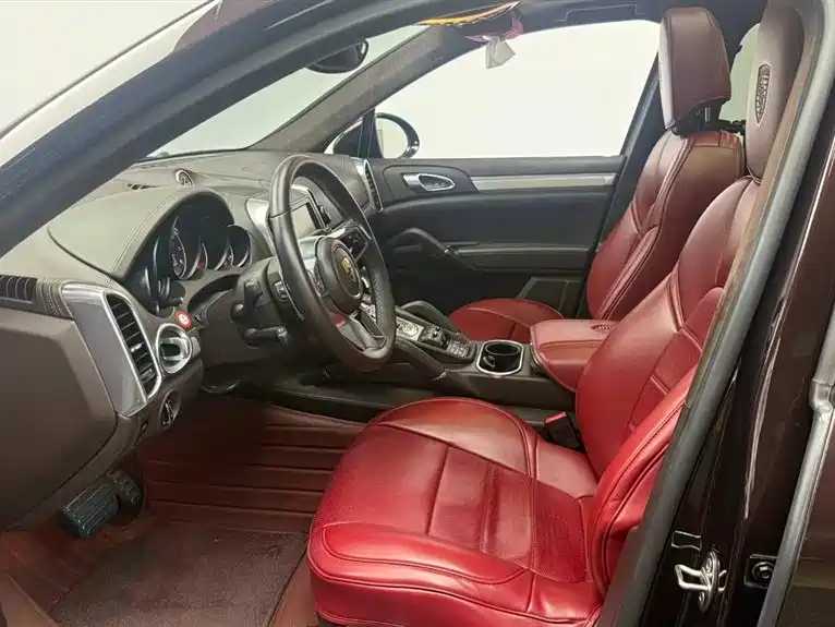 Porsche Cayenne — миниатюра 13