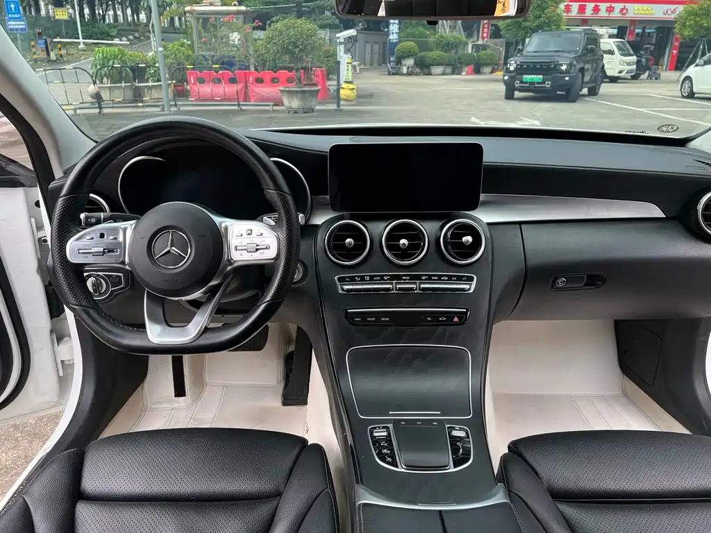 Mercedes-Benz C-Class — миниатюра 14