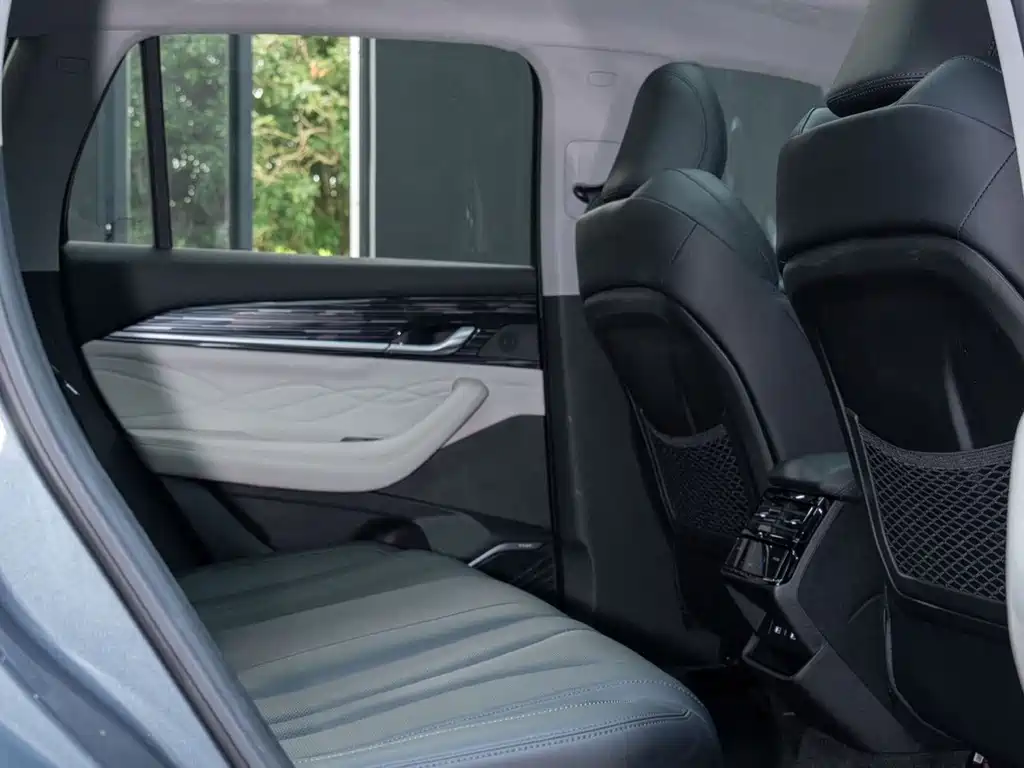 Geely Xingyue L — миниатюра 15