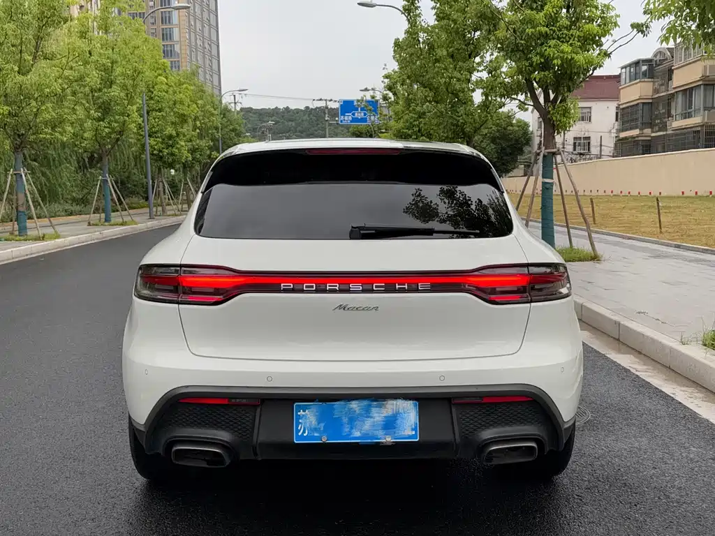 Porsche Macan — миниатюра 5