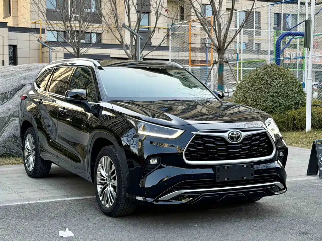 TOYOTA HIGHLANDER