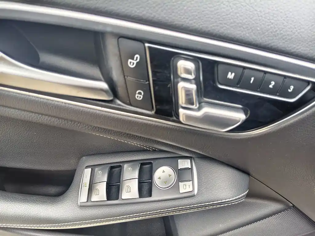 Mercedes-Benz GLA — миниатюра 16