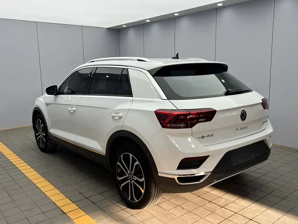 Volkswagen T-Roc 2022 280TSI DSG PLUS