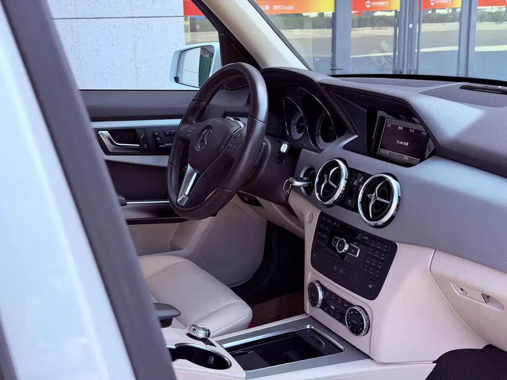 Mercedes-Benz GLK-Class — миниатюра 12