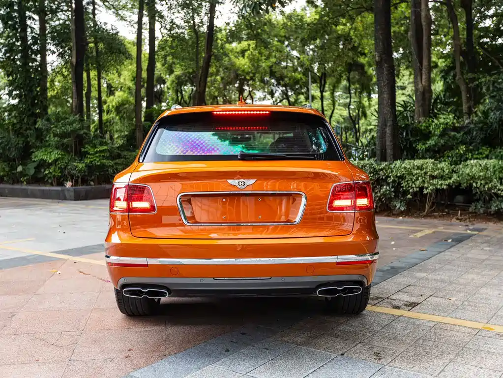 Bentley Bentayga — миниатюра 5