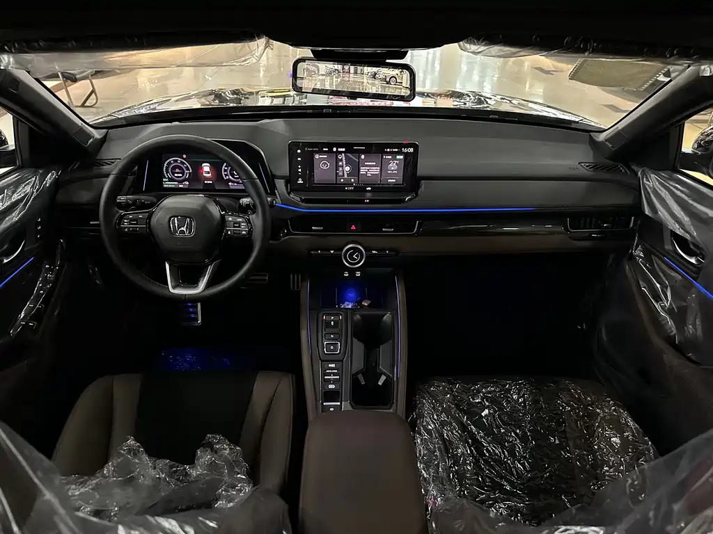 Honda Inspire PHEV — миниатюра 12