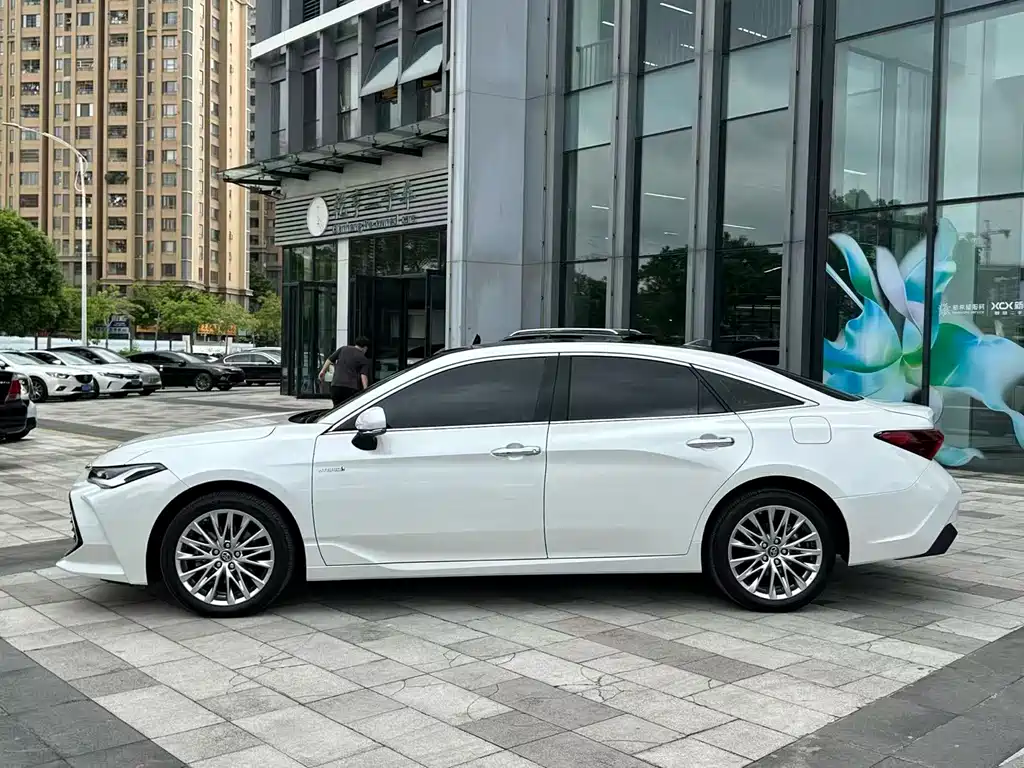 Toyota Avalon — миниатюра 3