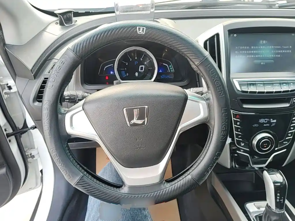 Luxgen U6 — миниатюра 11
