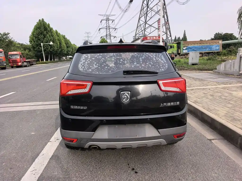 Baojun 560 2016 1.8L iAMT Luxury
