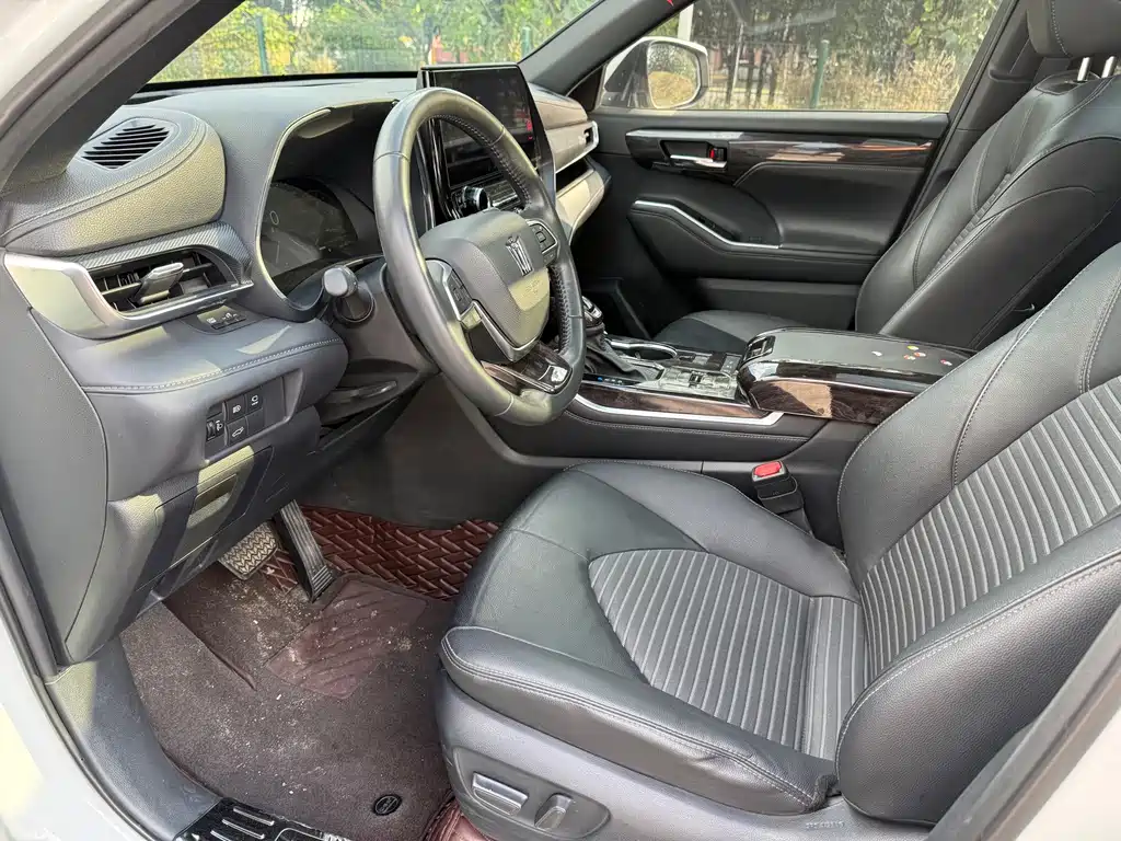 Toyota Crown Kluger — миниатюра 4