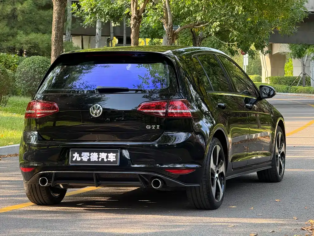Volkswagen Golf GTI — миниатюра 13