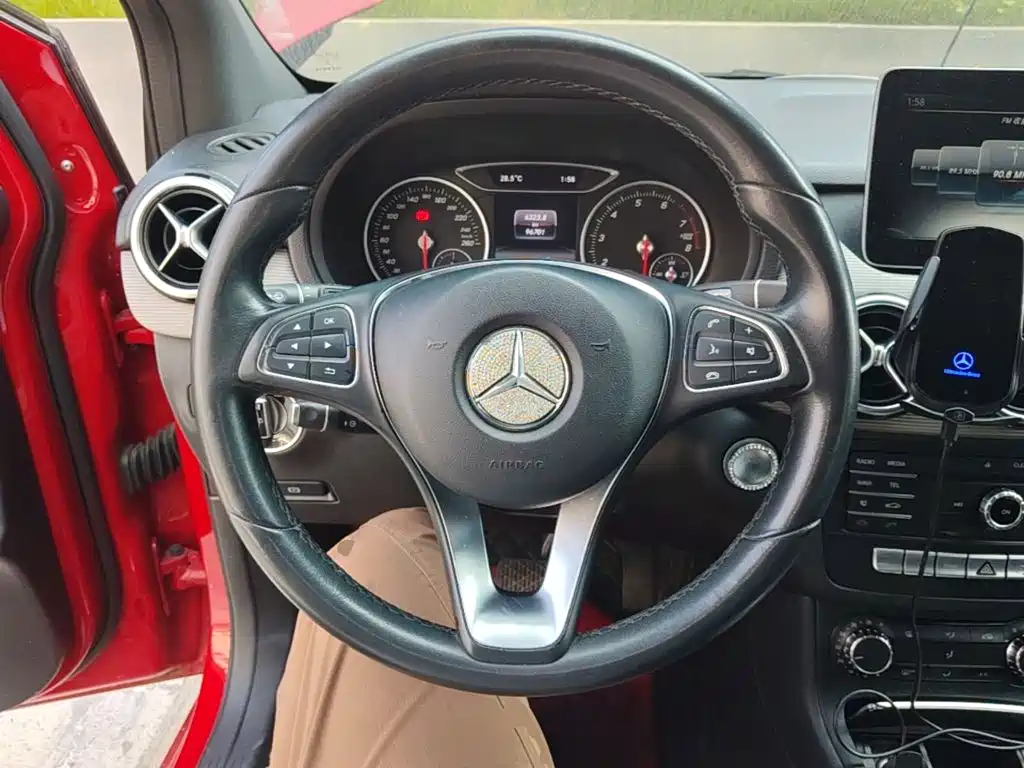 Mercedes-Benz B-Class — миниатюра 11