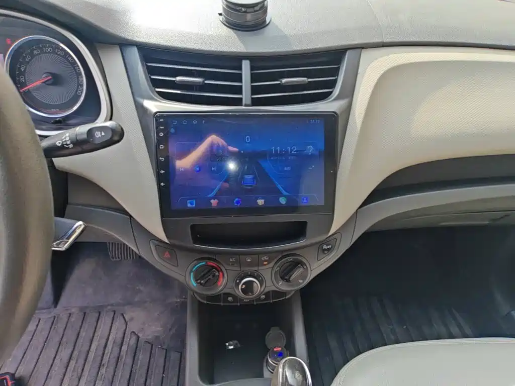 Chevrolet Sail — миниатюра 13