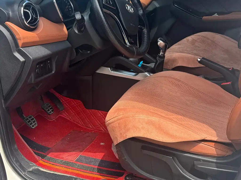 BAIC Senova X35 — миниатюра 4