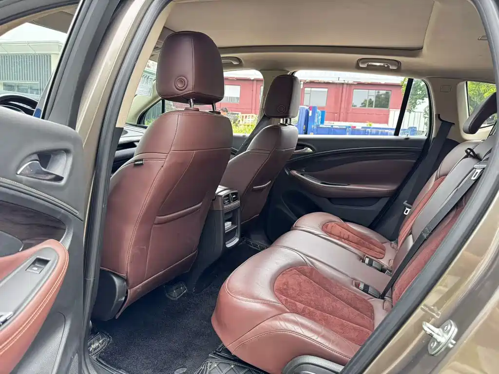 Buick Envision Plus — миниатюра 5