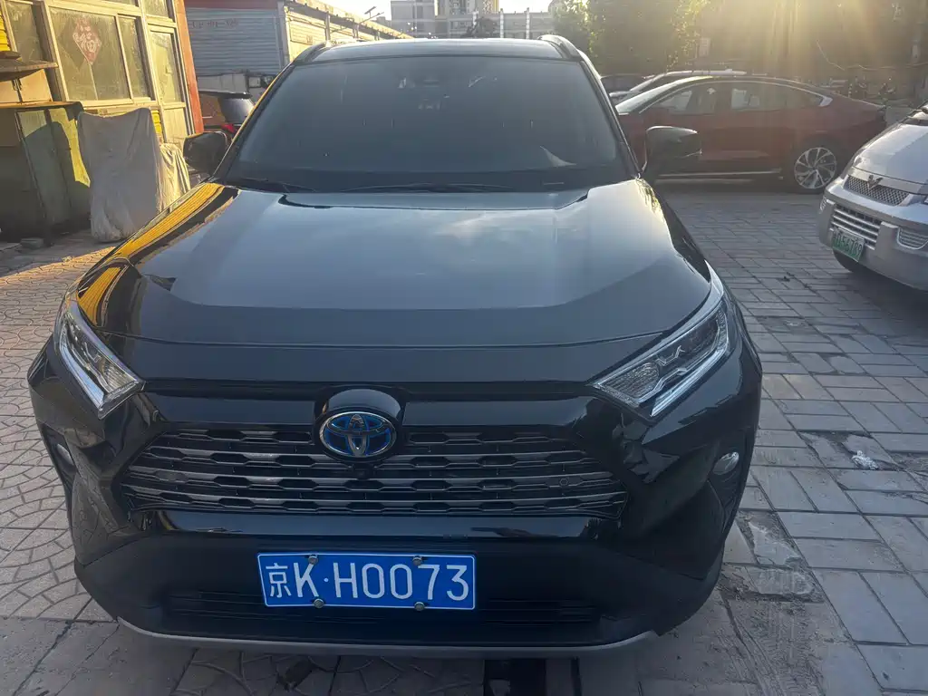 Toyota RAV4 2022 2.5L E-CVT Elite Plus