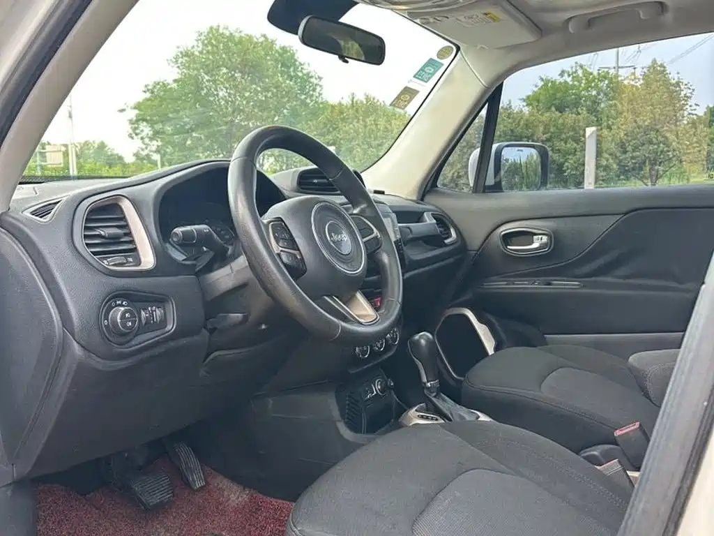 Jeep Renegade — миниатюра 8