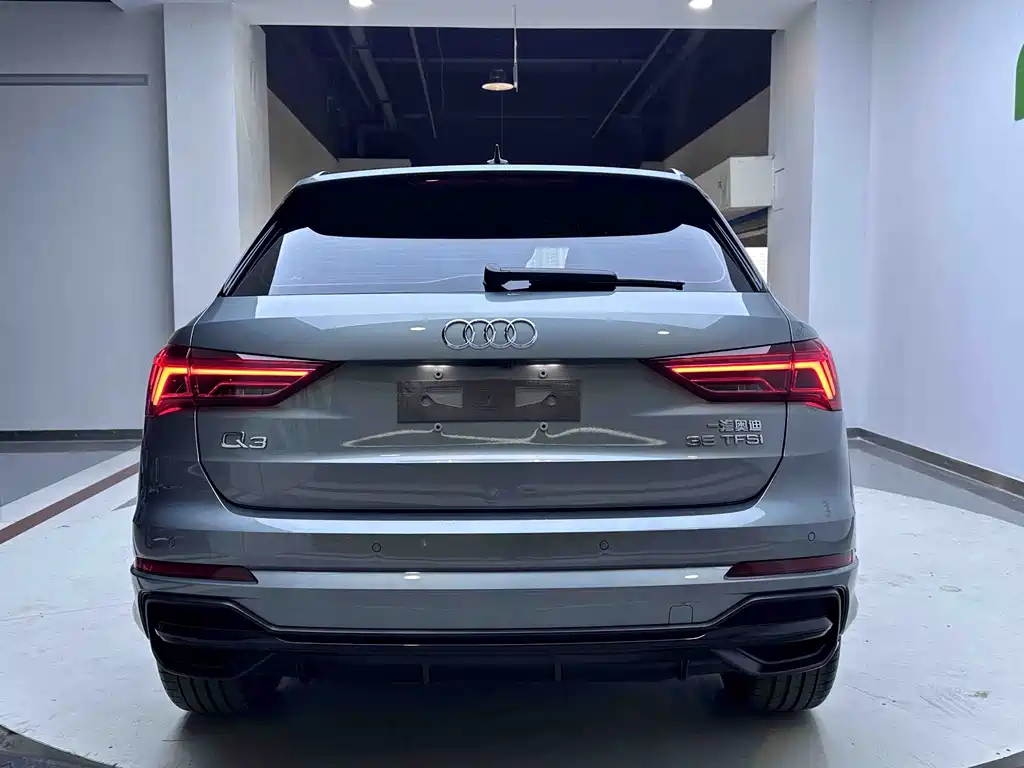 Audi Q3 2023 35 TFSI Fashion (1.4T)