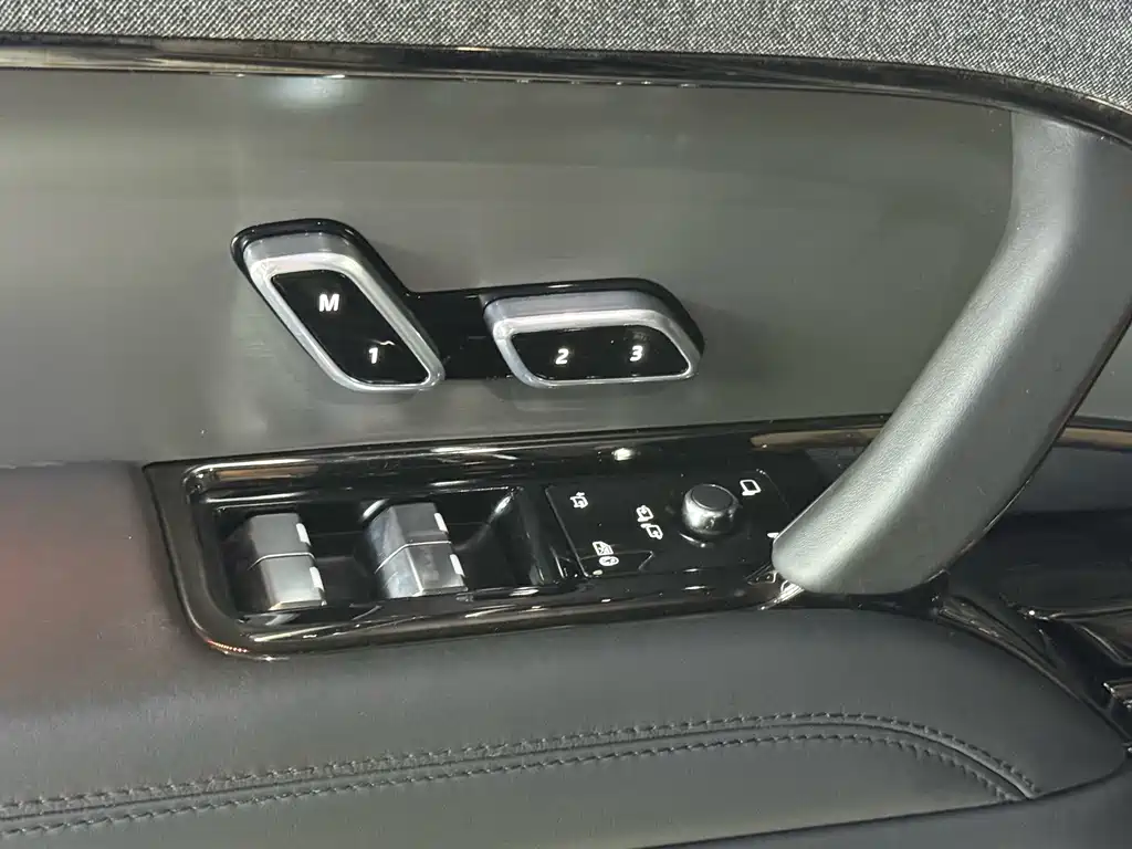 Land Rover Sport — миниатюра 10