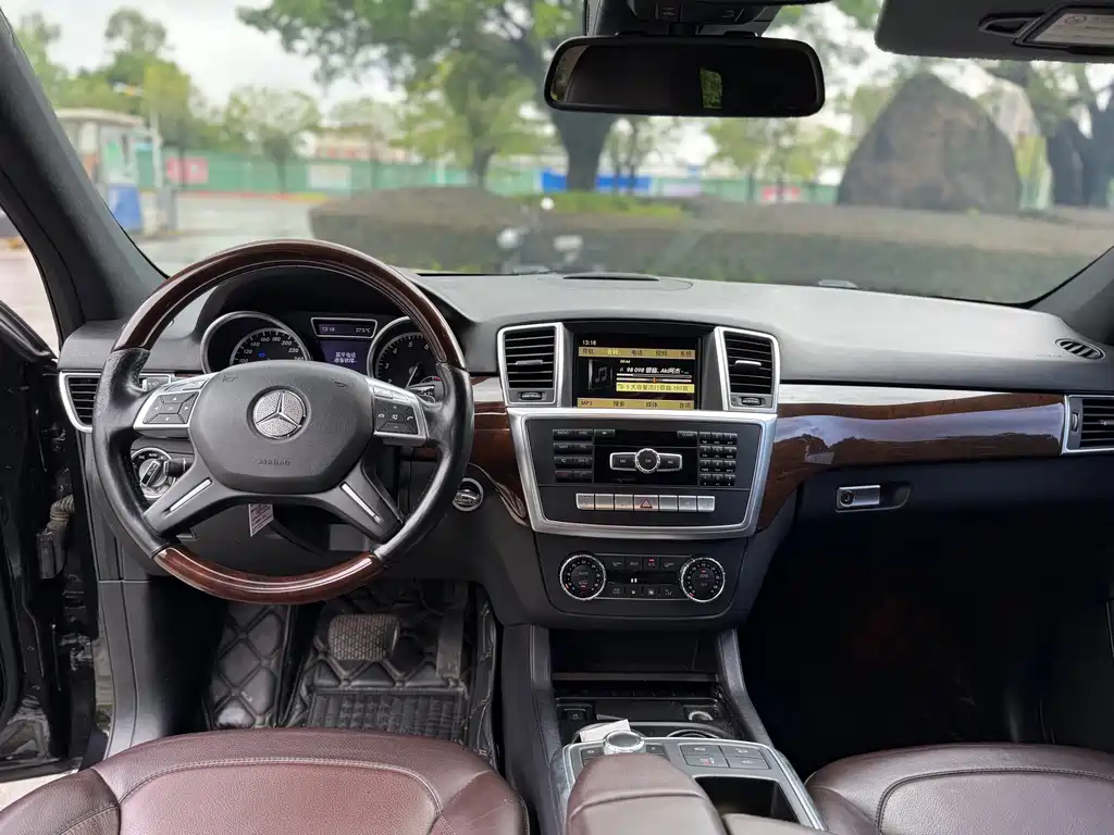 Mercedes-Benz M-Class — миниатюра 7