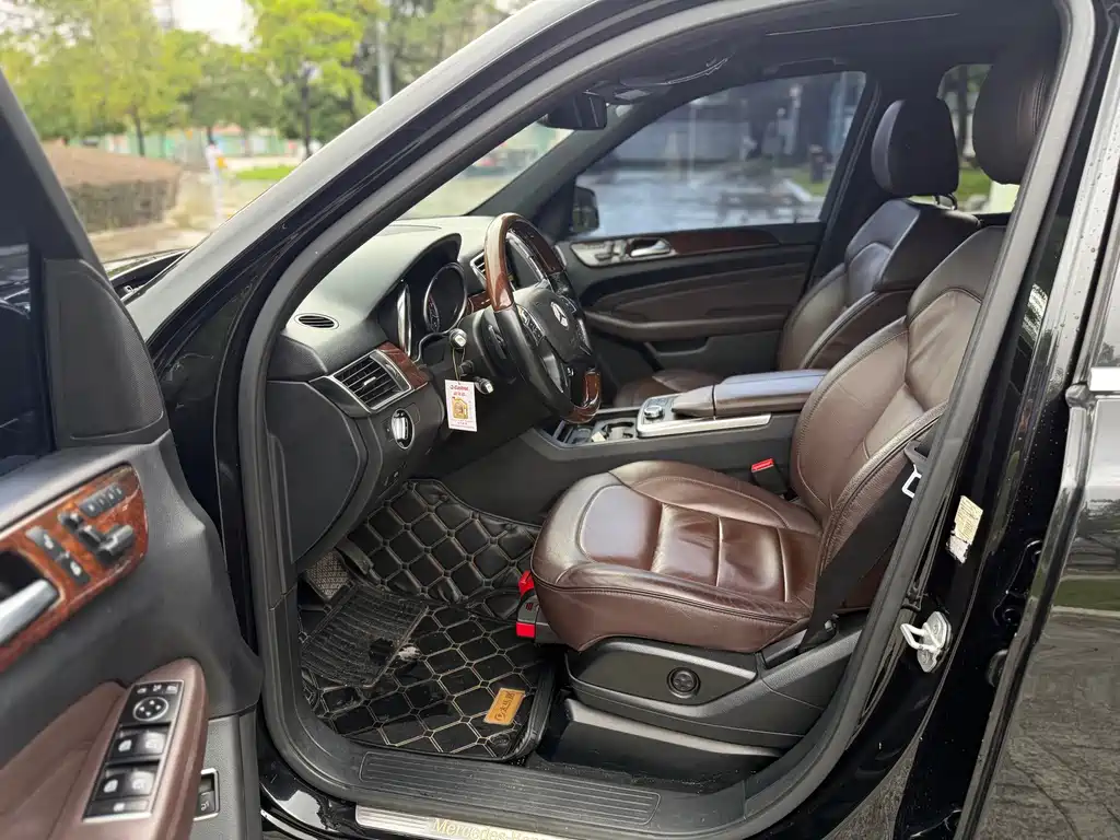 Mercedes-Benz M-Class — миниатюра 9