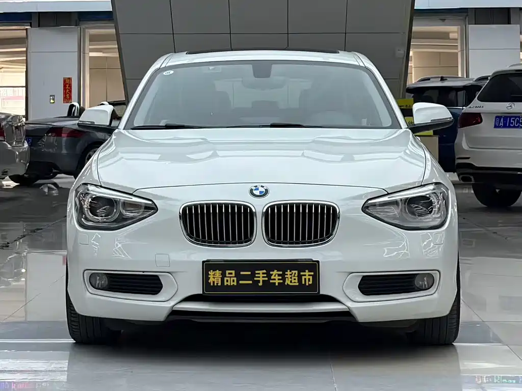 BMW 1 Series (Import) 2012