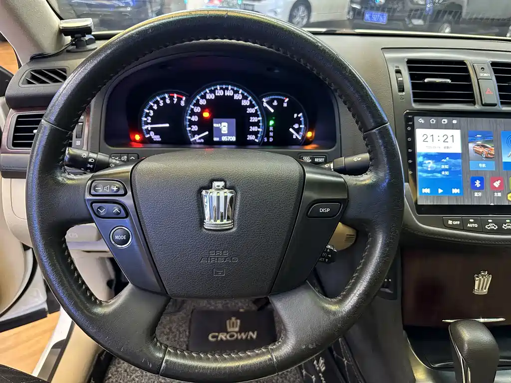 Toyota Crown 2.5L Royal Leather Sunroof Navigation Edition, фото 14