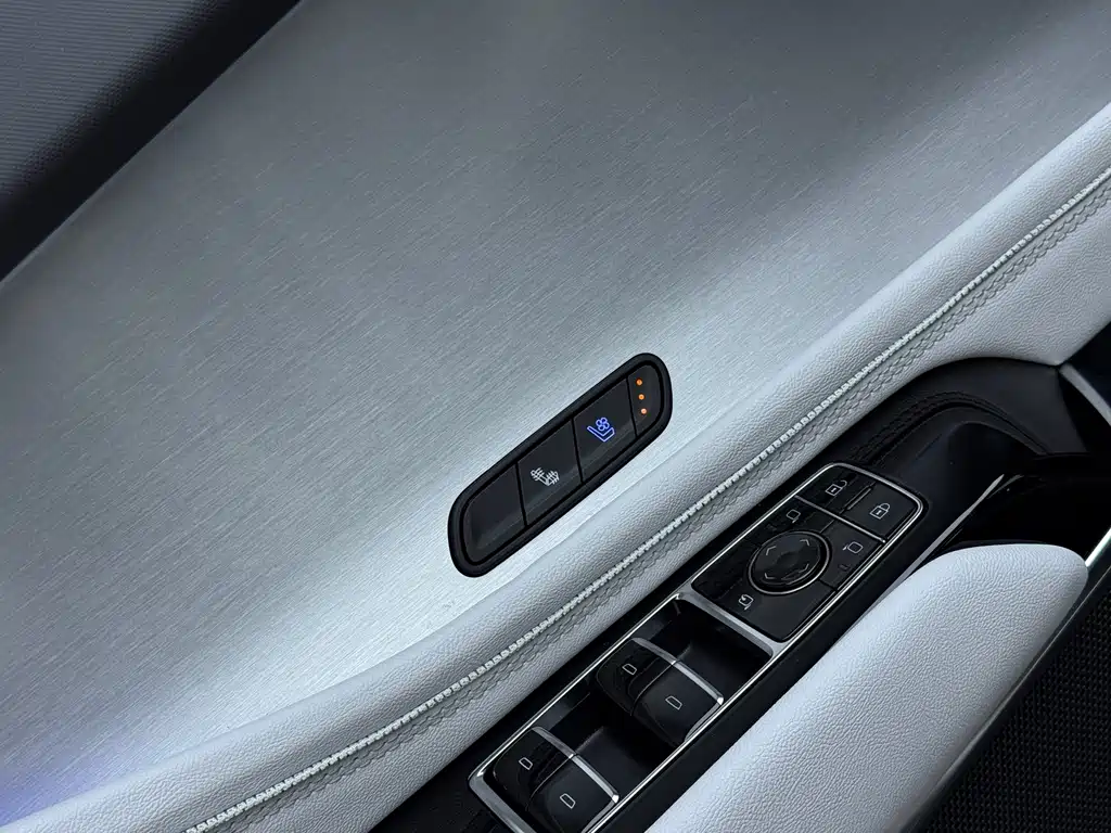 Cadillac GT4 — миниатюра 12
