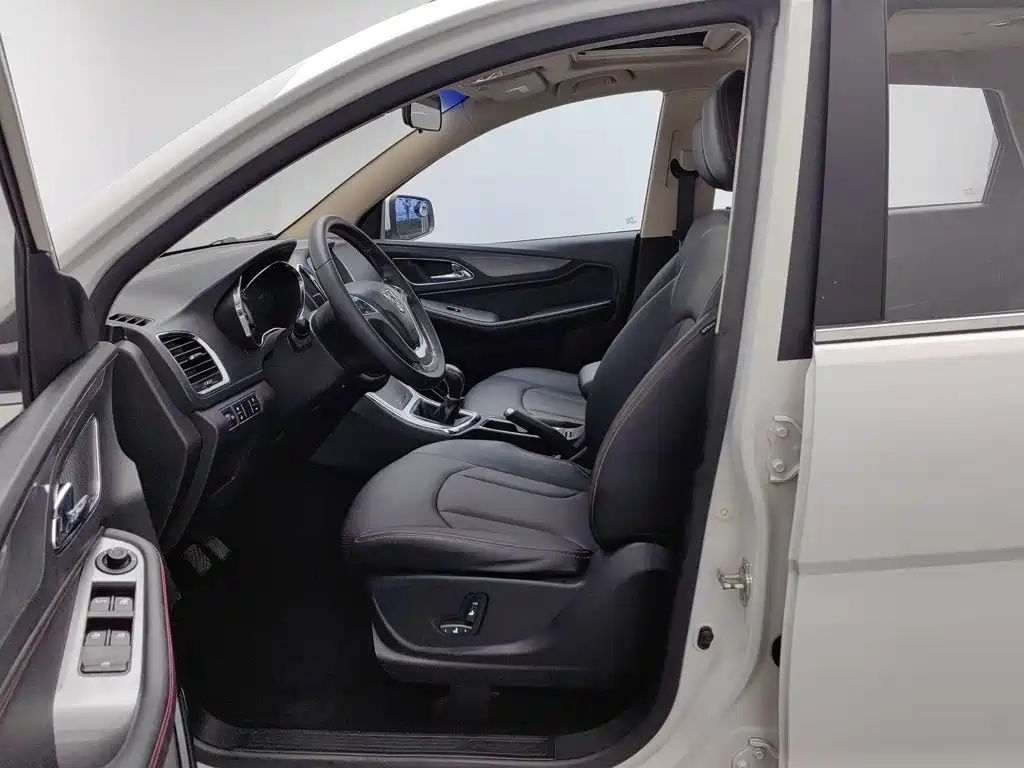 Baojun 560 — миниатюра 10