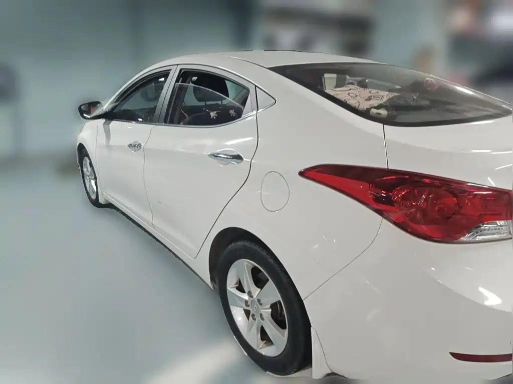Hyundai Elantra Langdong — миниатюра 25