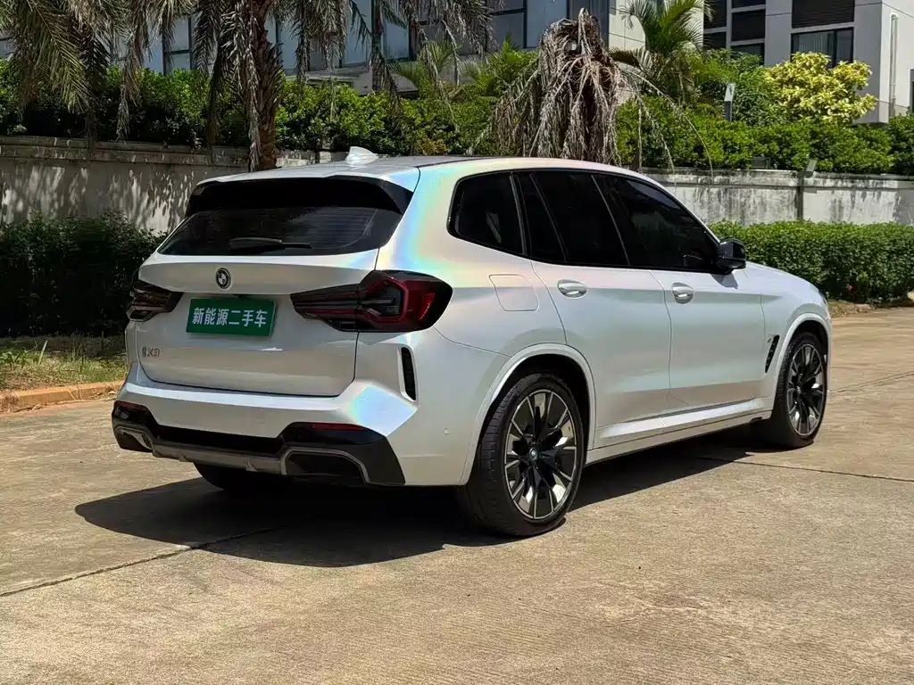 BMW iX3 — миниатюра 9