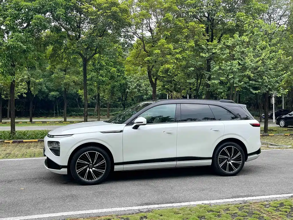 XPeng G9 — миниатюра 7
