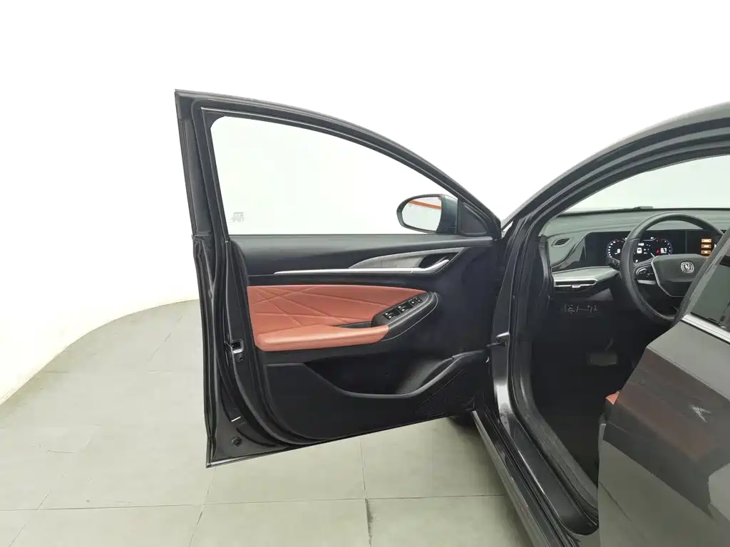 Changan Eado — миниатюра 8