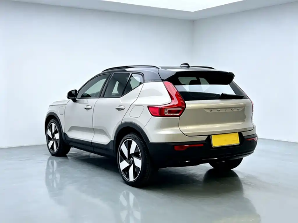 Volvo XC40 NEV — миниатюра 4