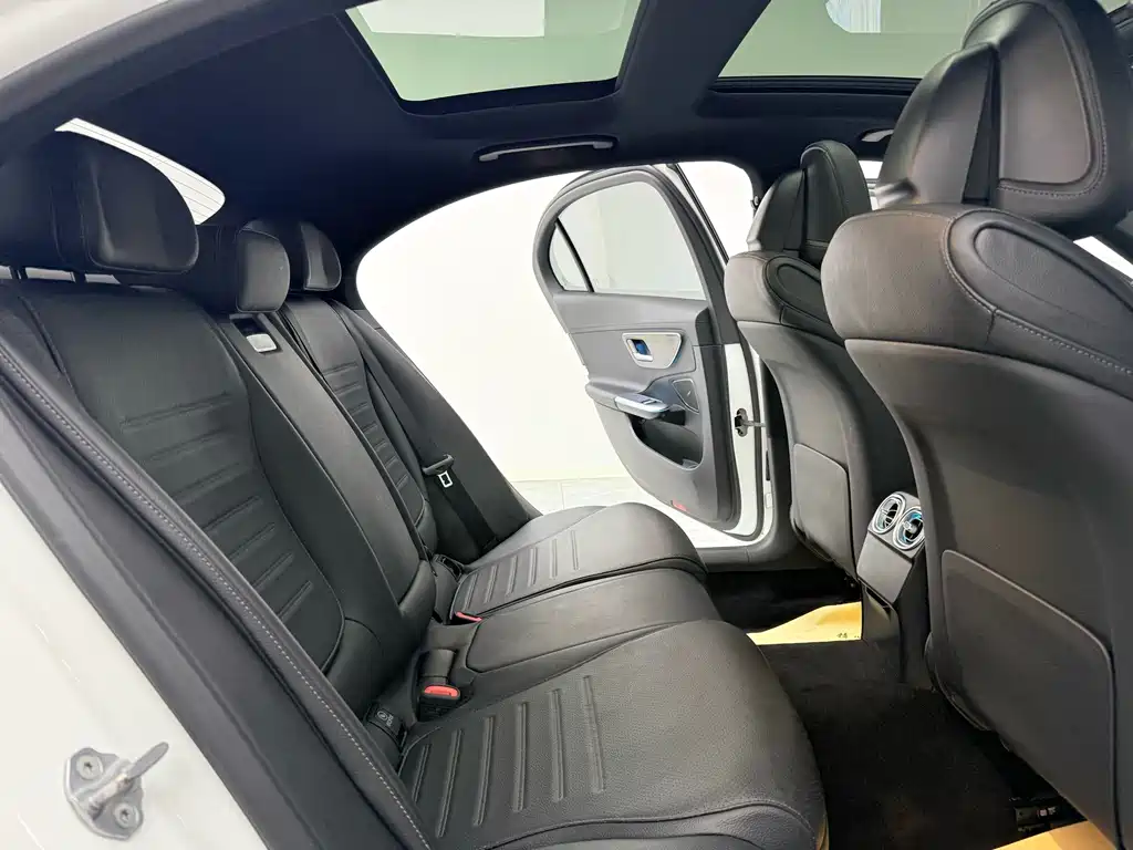Mercedes-Benz C-Class — миниатюра 9