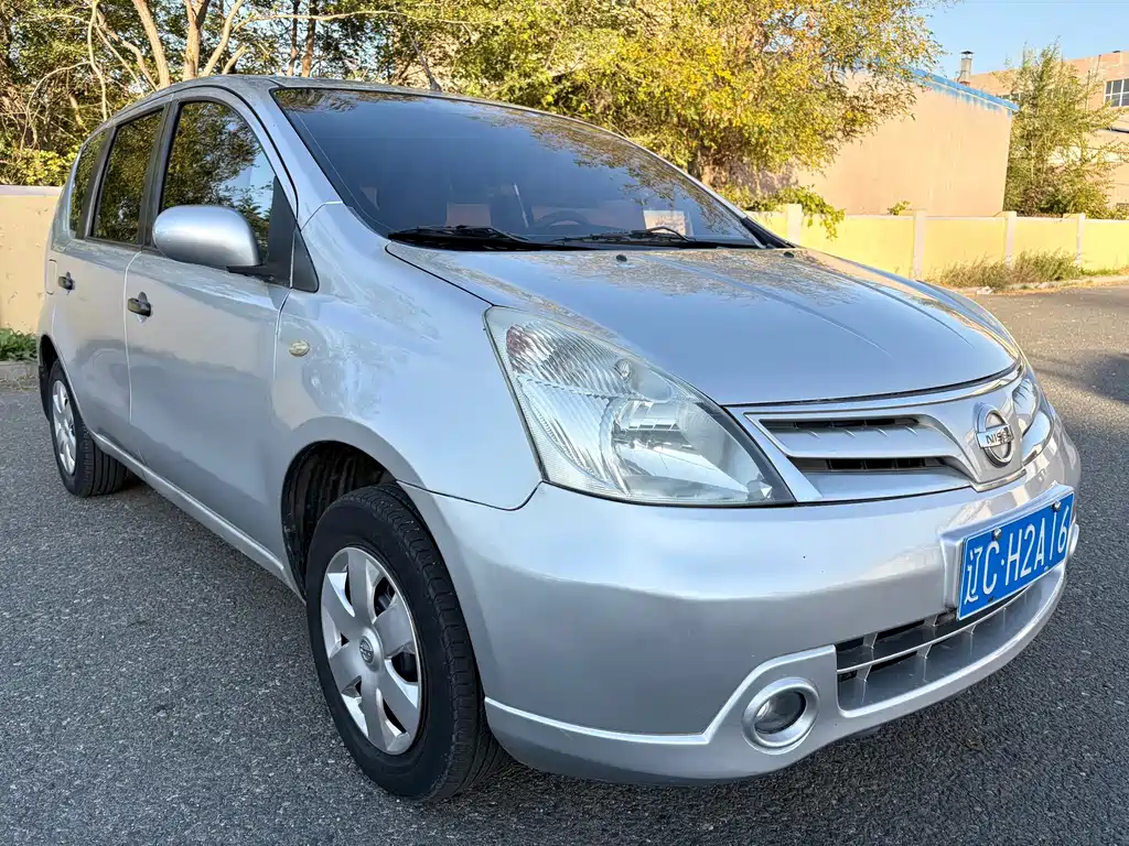 Nissan Livina — миниатюра 3