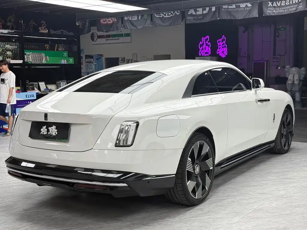 Rolls-Royce Phantom — миниатюра 4