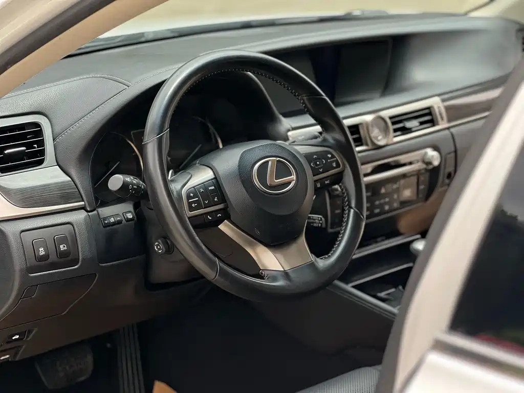 Lexus GS — миниатюра 17