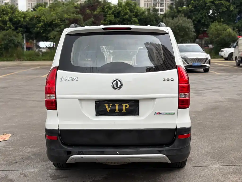 Dongfeng 360 2015 1.5L MT Luxury 7 мест V