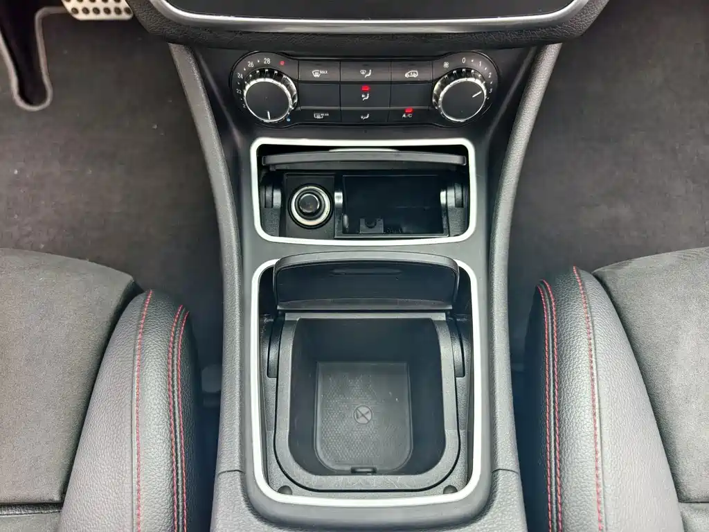 Mercedes-Benz CLA (Import) — миниатюра 17